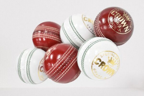 Crown 156G White Cricket Balls
